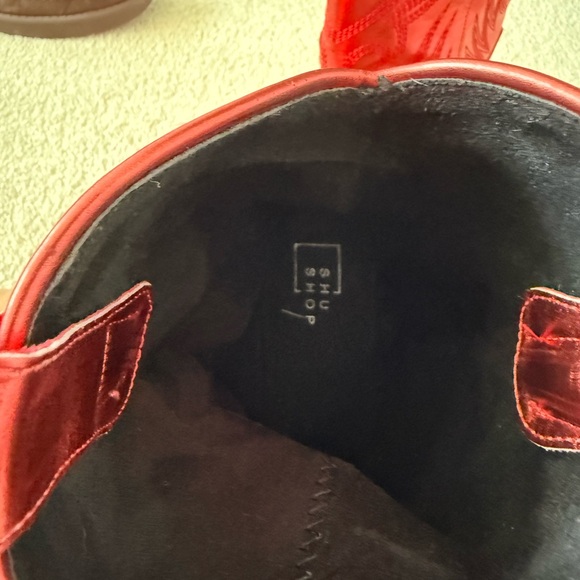 ShuShop Metallic Red Western-Style Women's Boots - Picture 4 of 11